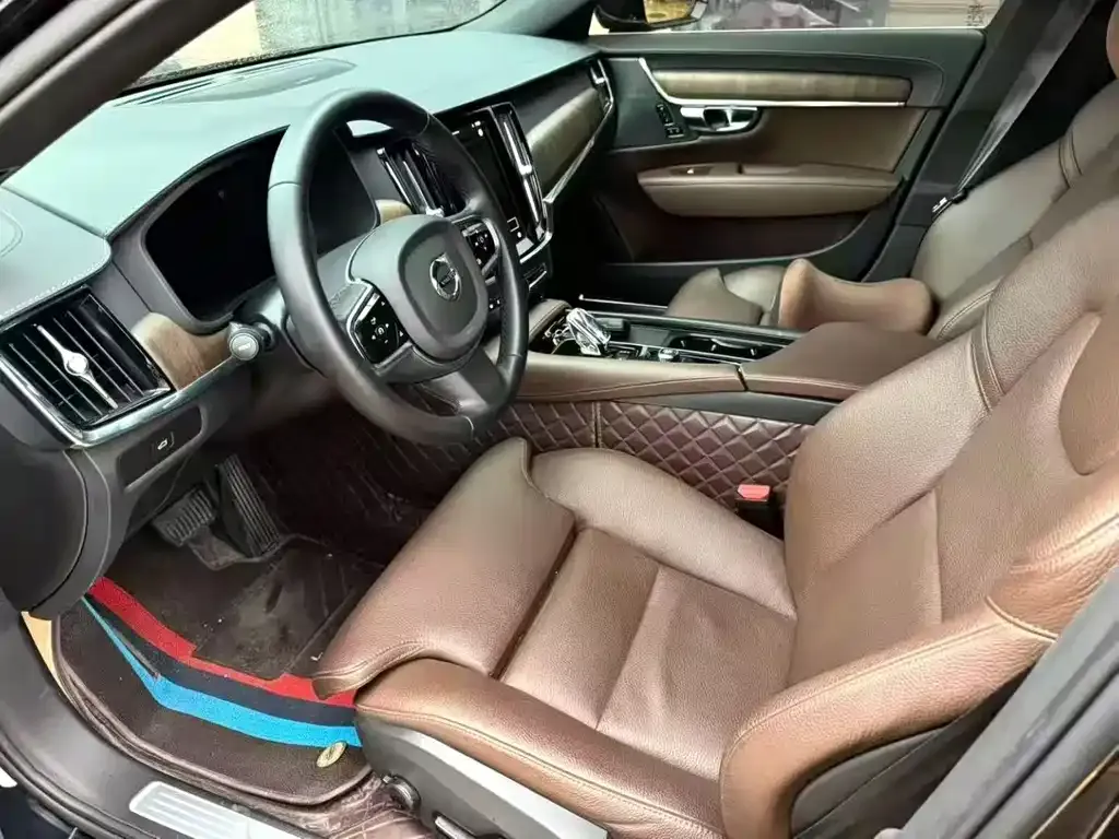 Volvo S90 2024 из CN, фото 3