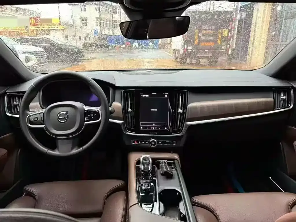 Volvo S90 2024 из CN, фото 2