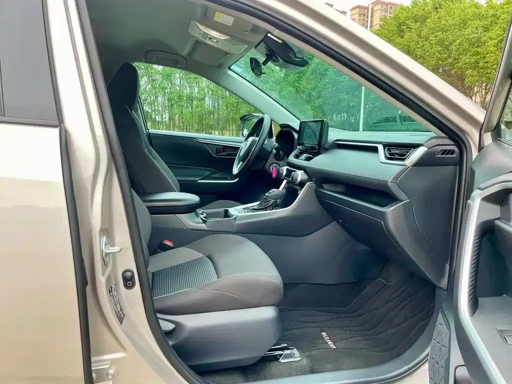Toyota Wildlander 2025 из CN, фото 2
