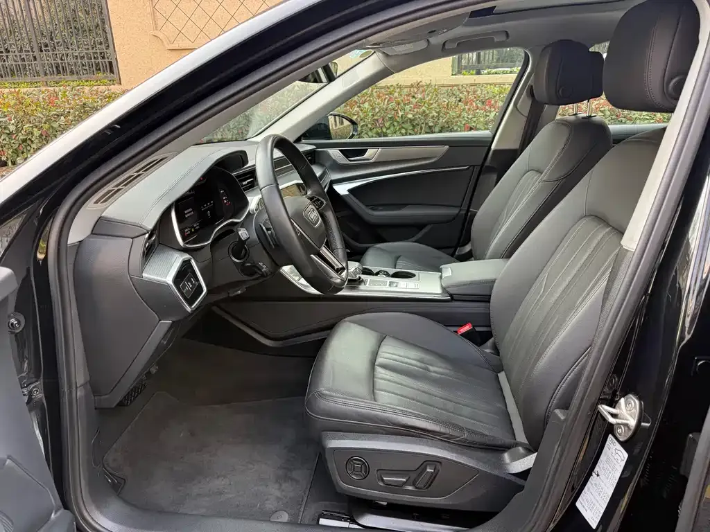 Audi A6 (Import) 2023 из CN, фото 2