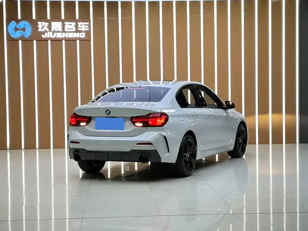 BMW 1 Series 2021 из CN, фото 8