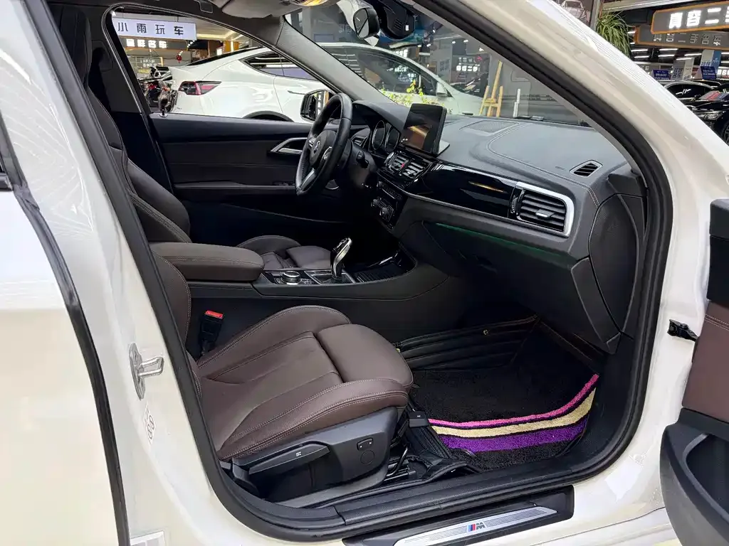 BMW 1 Series 2021 из CN, фото 9