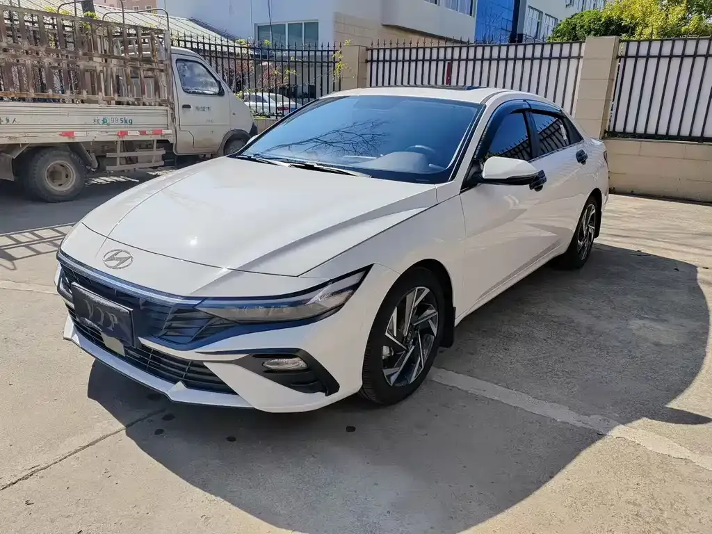 Hyundai Elantra 2024 из CN, фото 1