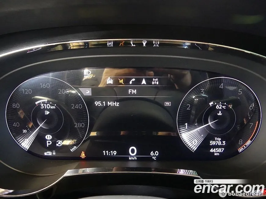 Bentley Bentayga 2021 из KR, фото 3