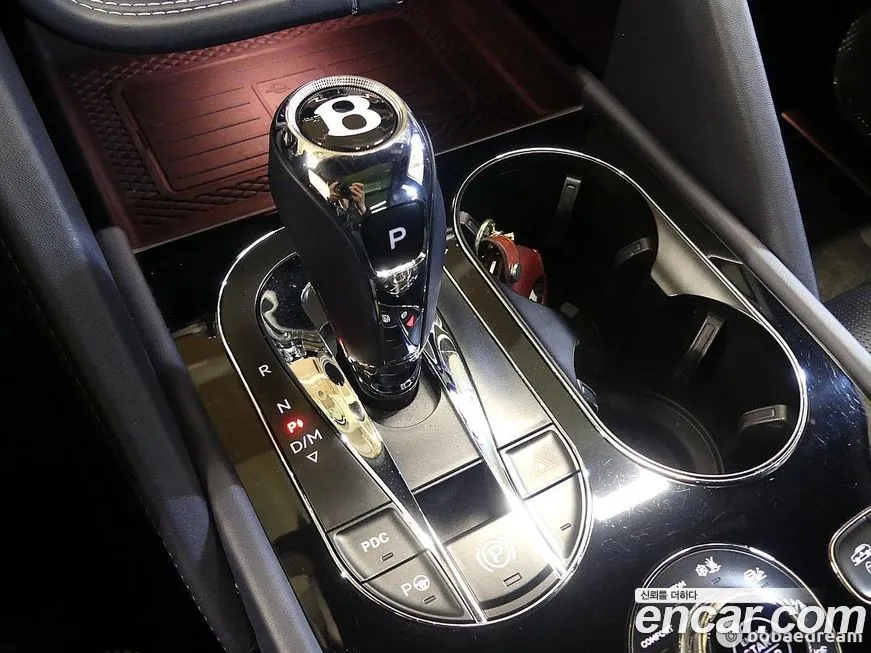 Bentley Bentayga 2021 из KR, фото 2