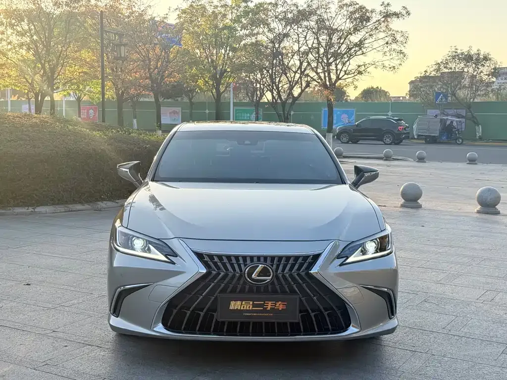 Lexus ES — фото 5