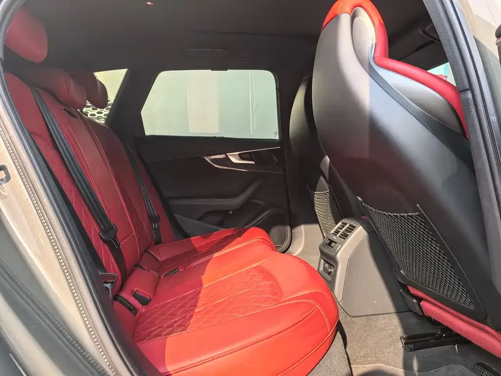Audi S4 2024 из CN, фото 8