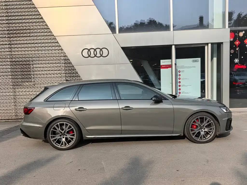 Audi S4 2024 из CN, фото 7
