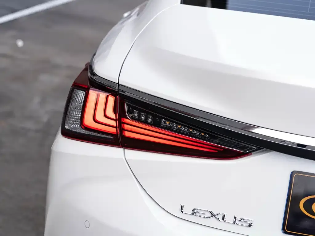 Lexus ES — фото 3