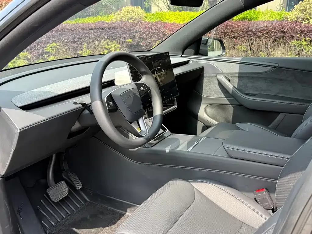 Tesla Model Y L 2025 из CN, фото 2