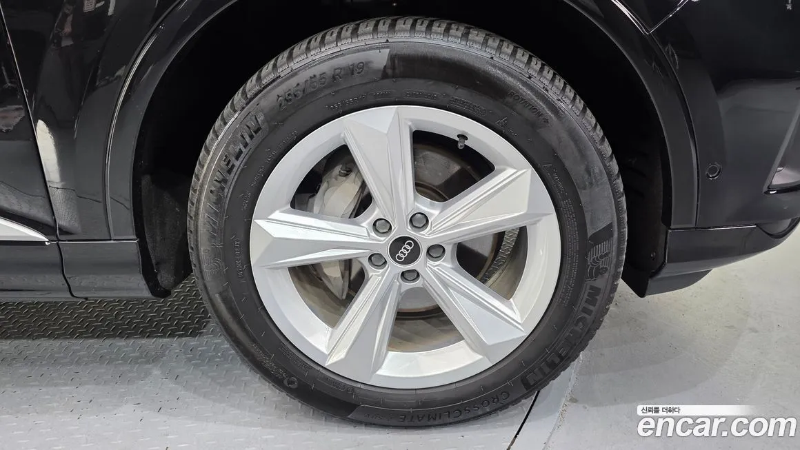 Audi Q7 2022 из KR, фото 7