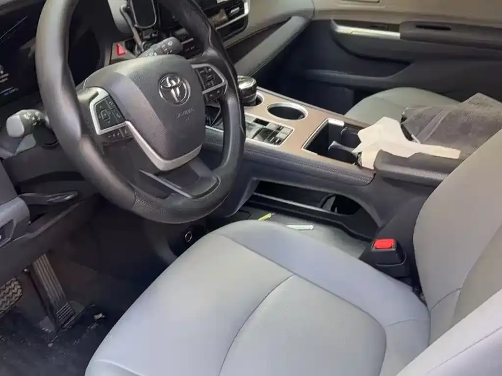 Toyota Granvia 2024 из CN, фото 3
