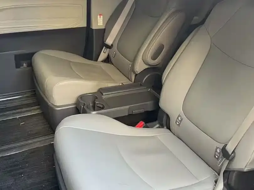 Toyota Granvia 2024 из CN, фото 2