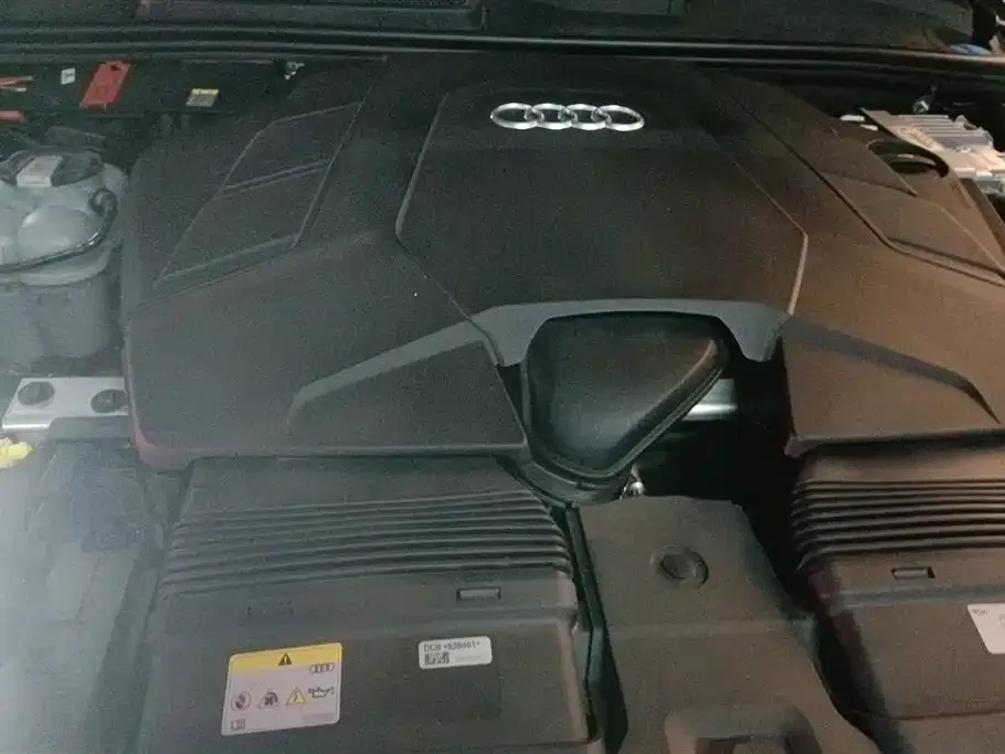 Audi Q7 2023 из CN, фото 10