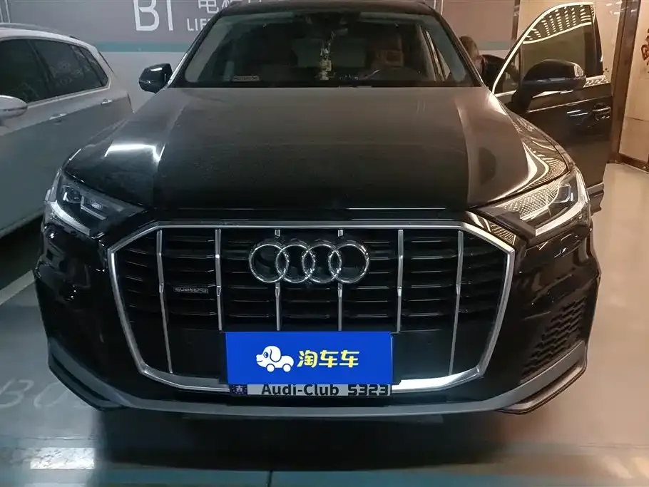 Audi Q7 2023 из CN, фото 4