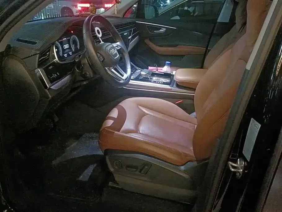 Audi Q7 2023 из CN, фото 6