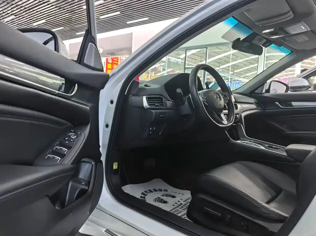 Honda Accord 2023 из CN, фото 2