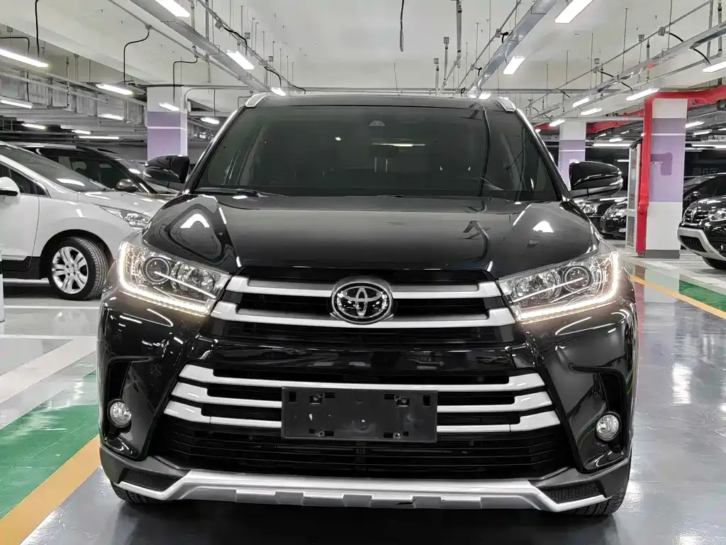Toyota Highlander — фото 8