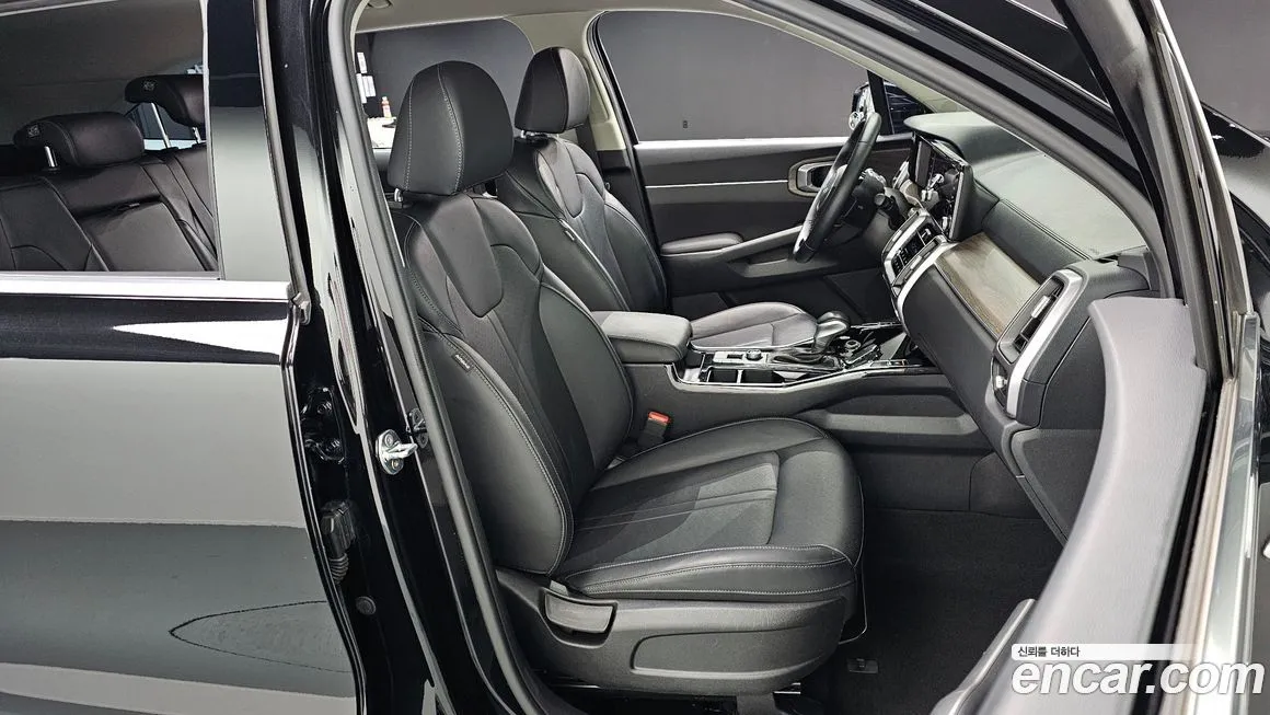 Kia Sorento — фото 7