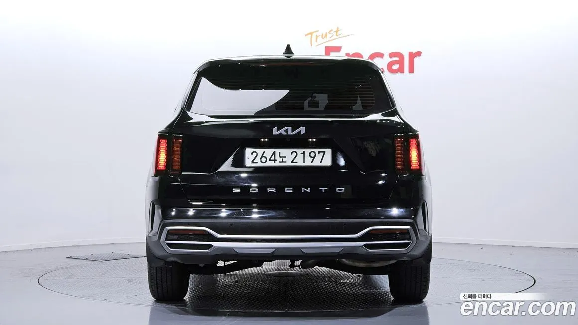 Kia Sorento — фото 5
