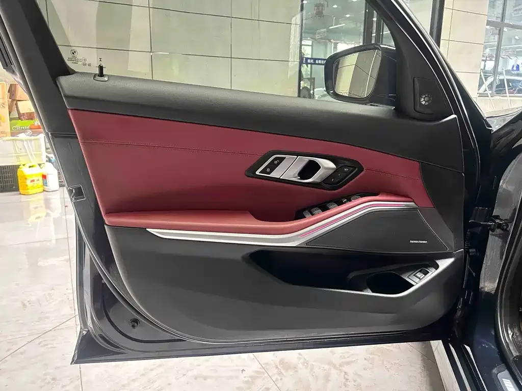 BMW 3 Series 2023 из CN, фото 4