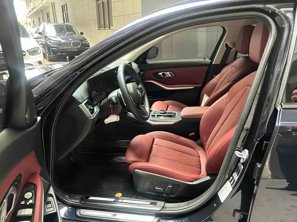 BMW 3 Series 2023 из CN, фото 8