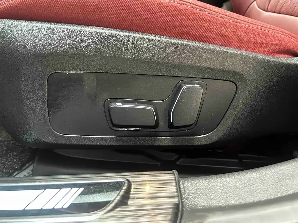 BMW 3 Series 2023 из CN, фото 10