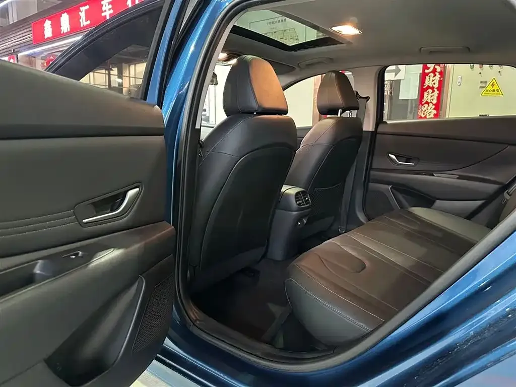 Hyundai Elantra 2022 из CN, фото 3