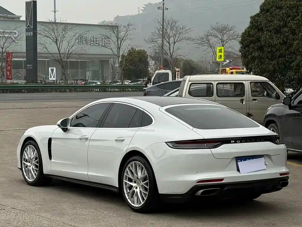Porsche Panamera 2022 из CN, фото 2