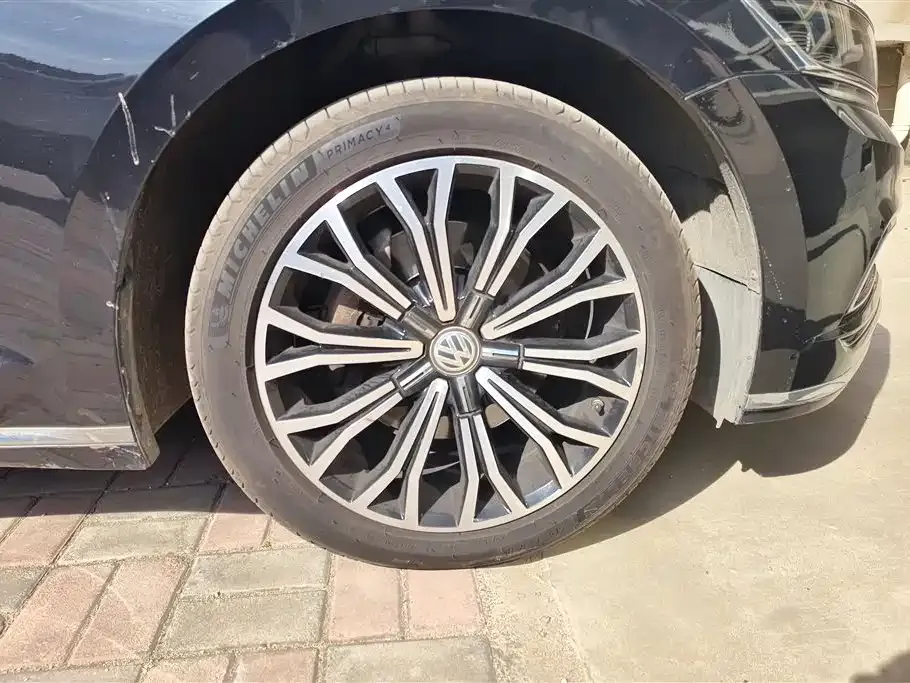 Volkswagen Phideon — фото 8
