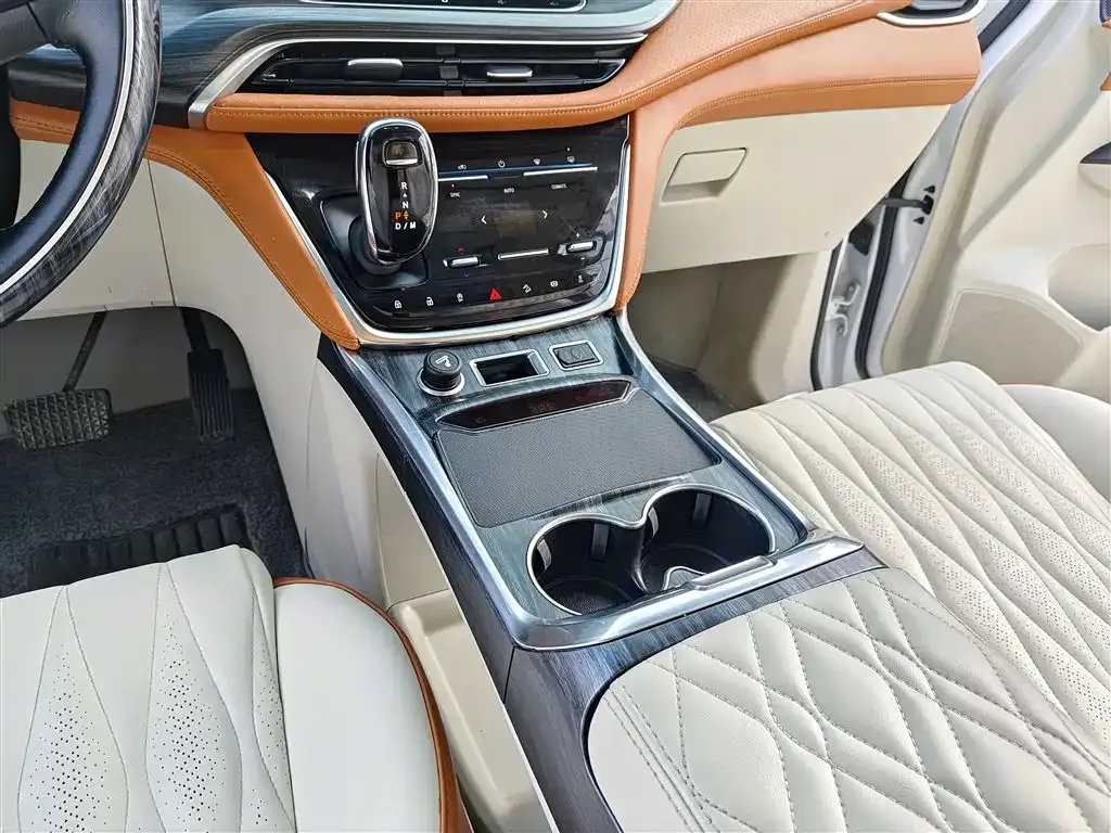 Buick GL8 2023 из CN, фото 10