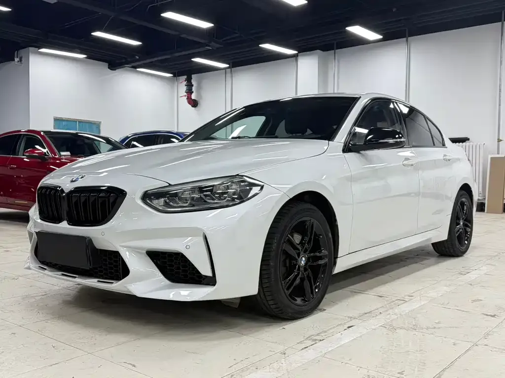 BMW 1 Series — фото 1