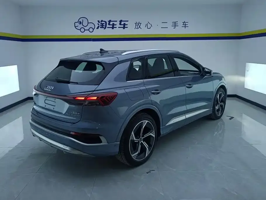 Audi Q4 e-tron — фото 8