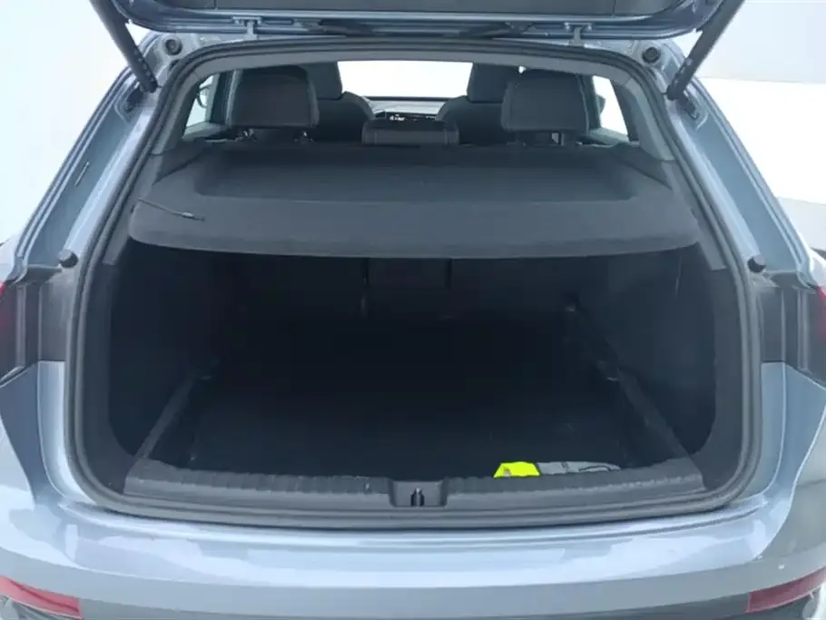Audi Q4 e-tron — фото 10