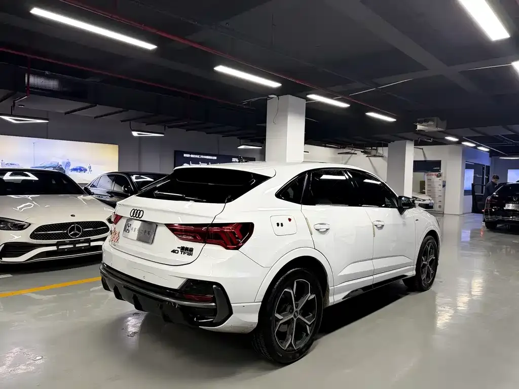 Audi Q3 Sportback — фото 9