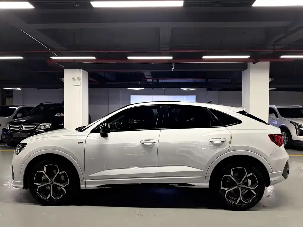 Audi Q3 Sportback — фото 10