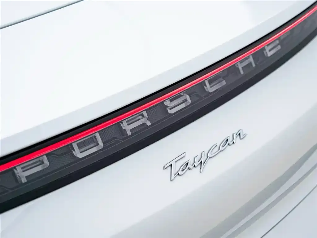 Porsche Taycan — фото 4
