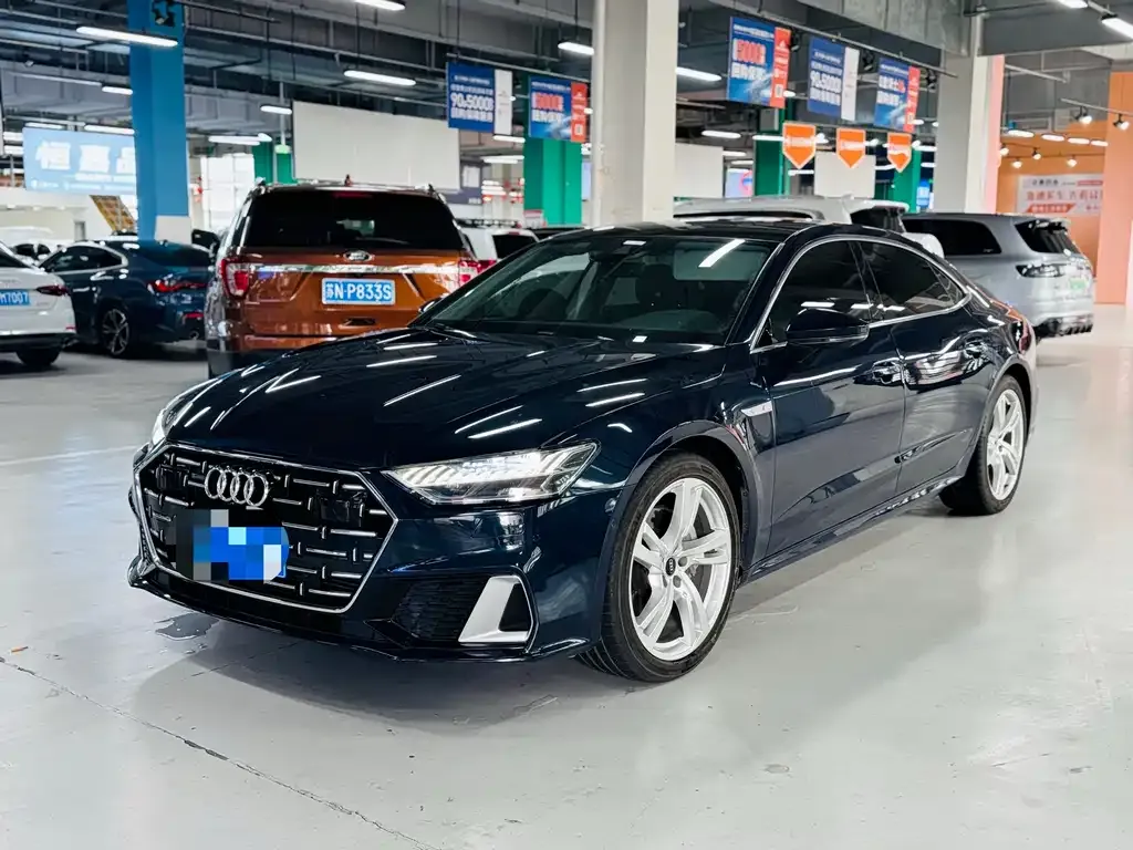 Audi A7L — фото 1
