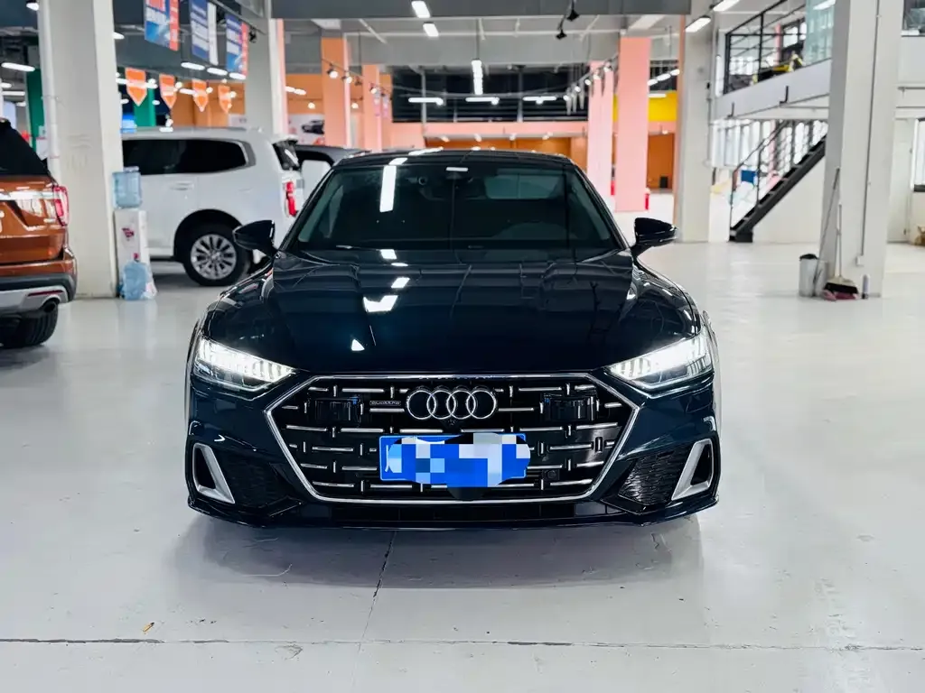 Audi A7L — фото 9