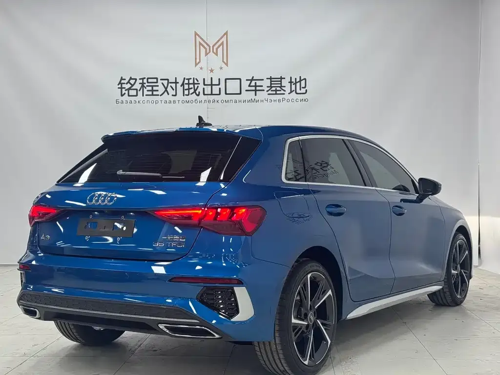 Audi A3 2023 из CN, фото 2