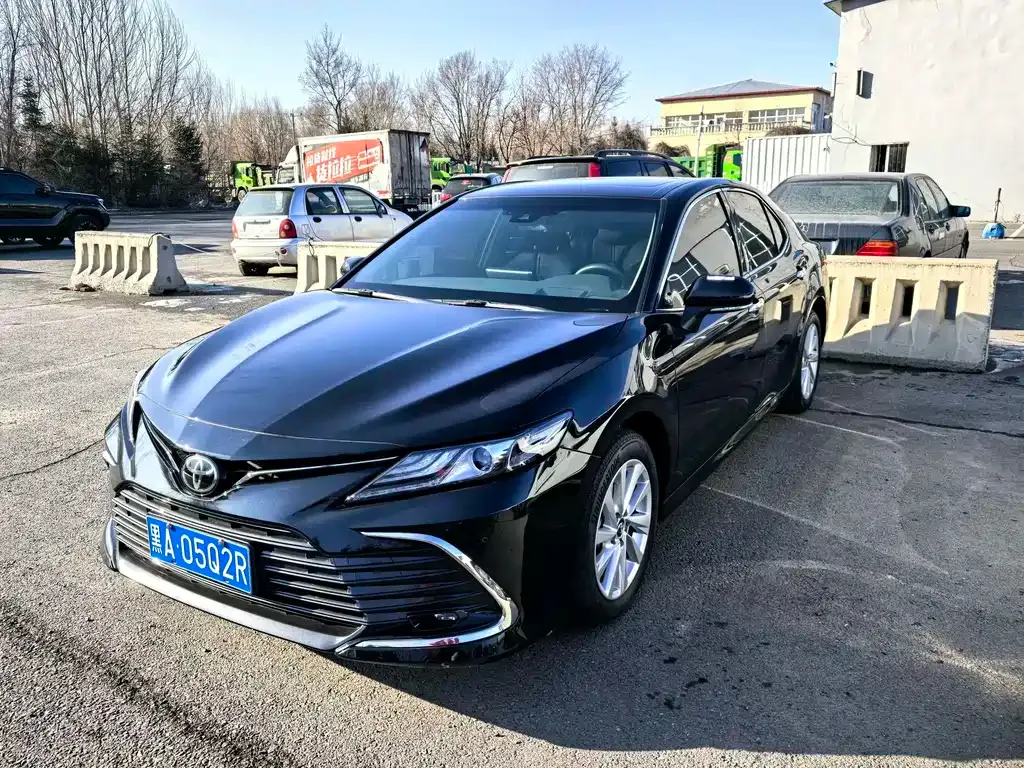 Toyota Camry — фото 5