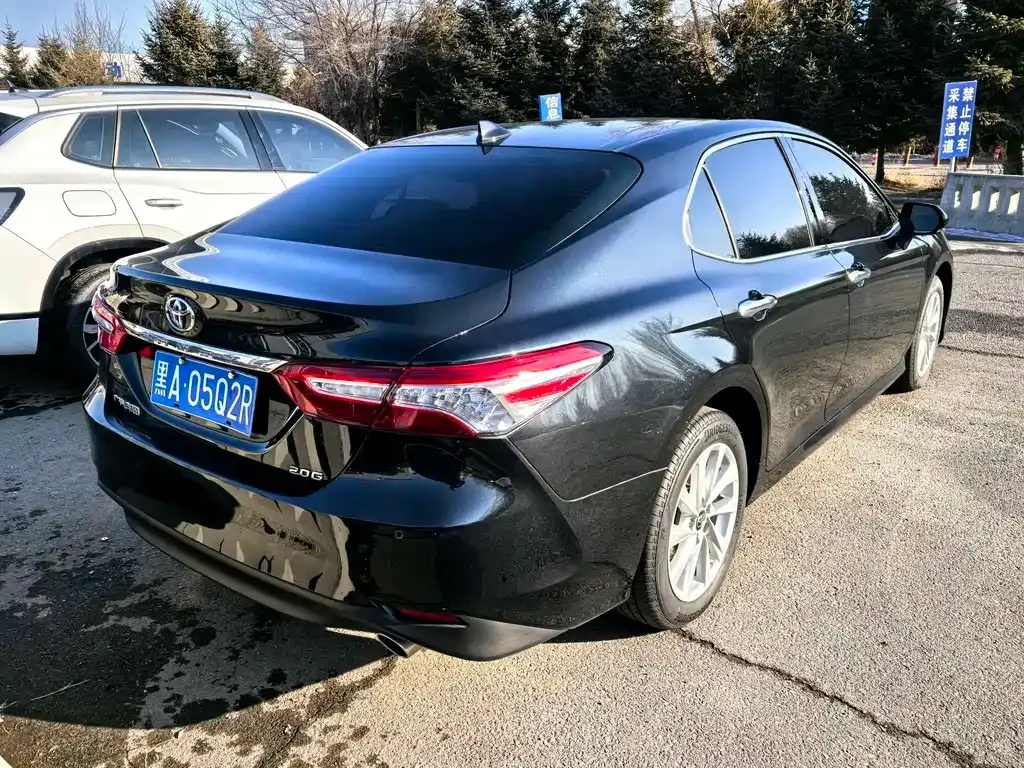 Toyota Camry — фото 8