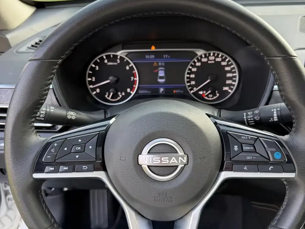 Nissan Teana — фото 3