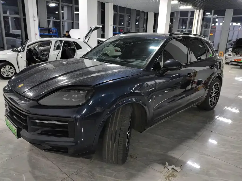Porsche Cayenne Hybrid — фото 1