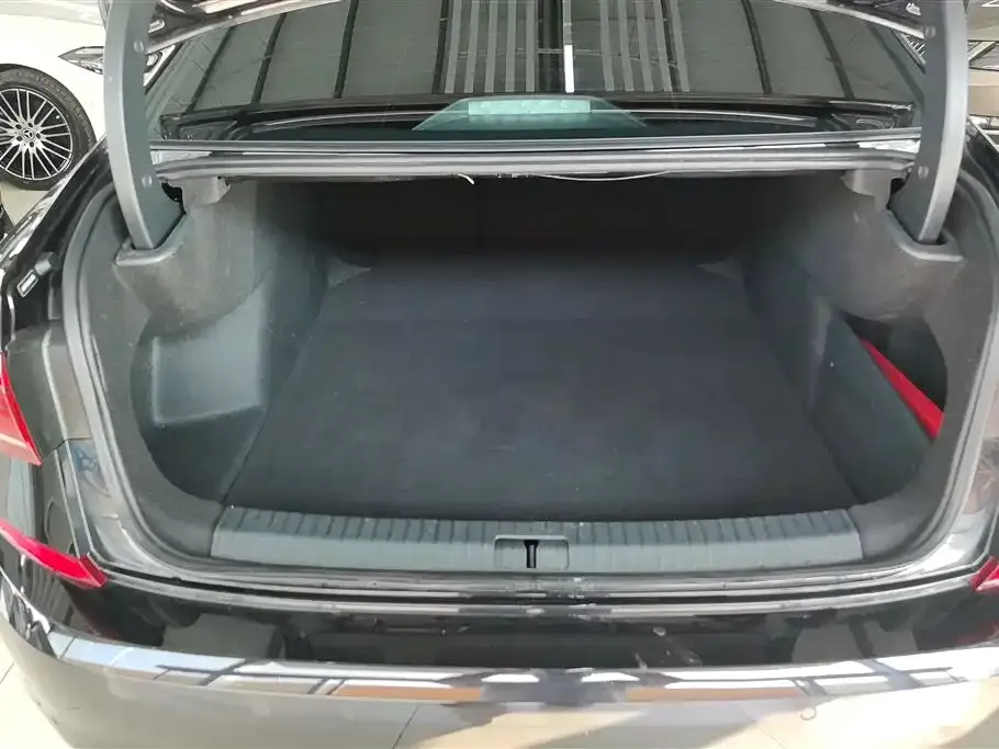 Volkswagen Passat — фото 8