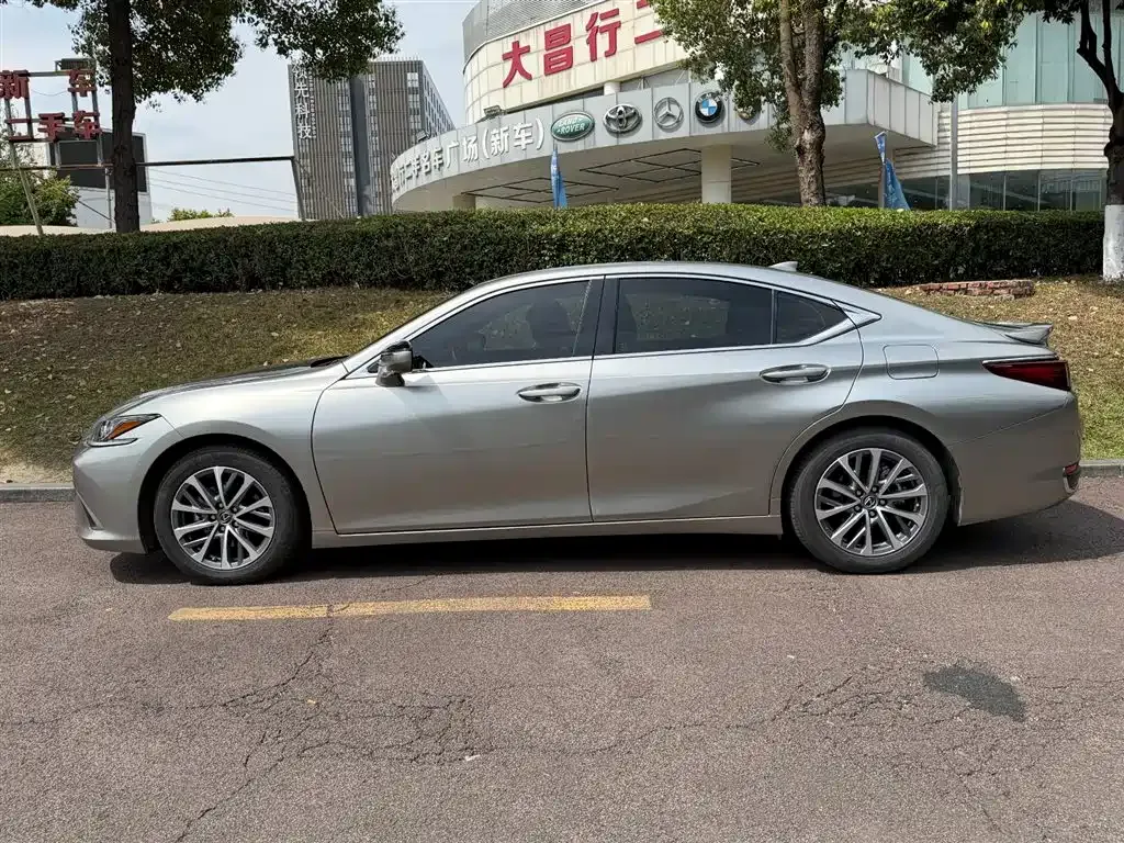 Lexus ES — фото 6