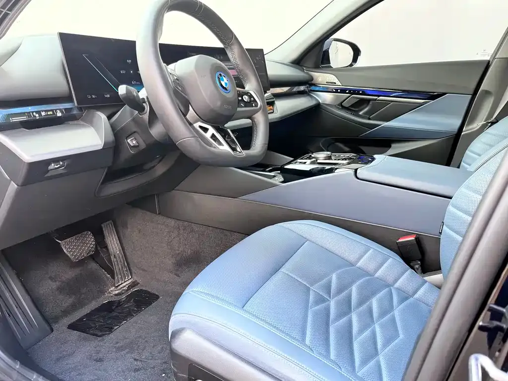 BMW i5 2025 из CN, фото 9