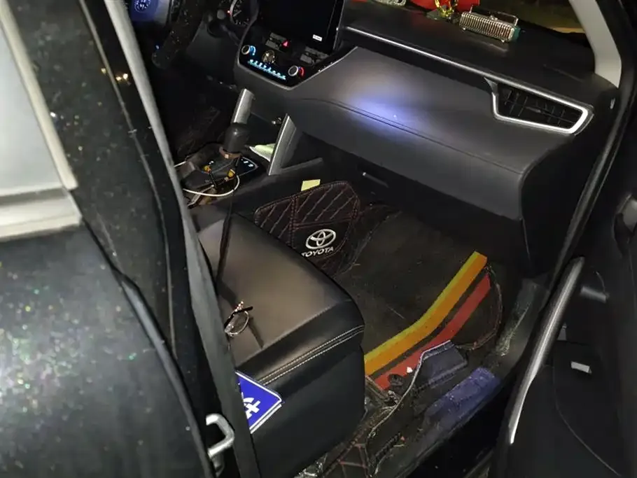 Toyota Corolla Cross 2022 из CN, фото 6