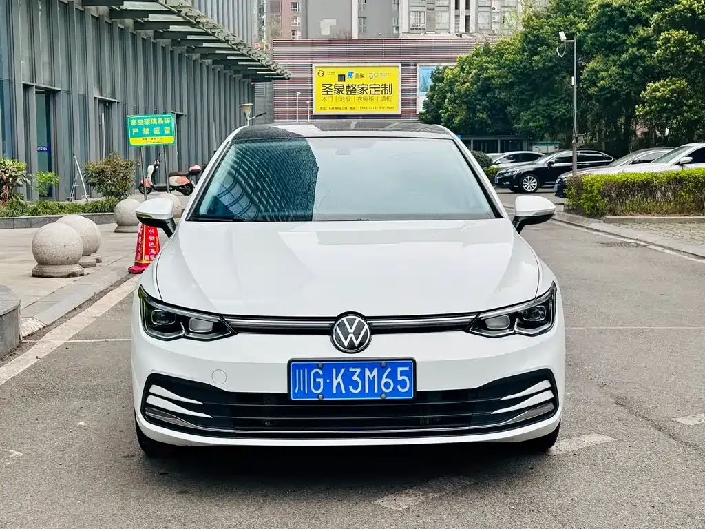 Volkswagen Golf 2023 из CN, фото 1