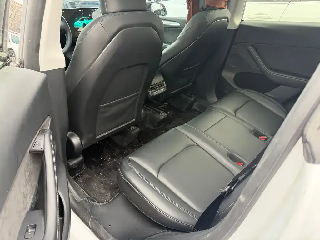 Tesla Model Y 2023 из CN, фото 2